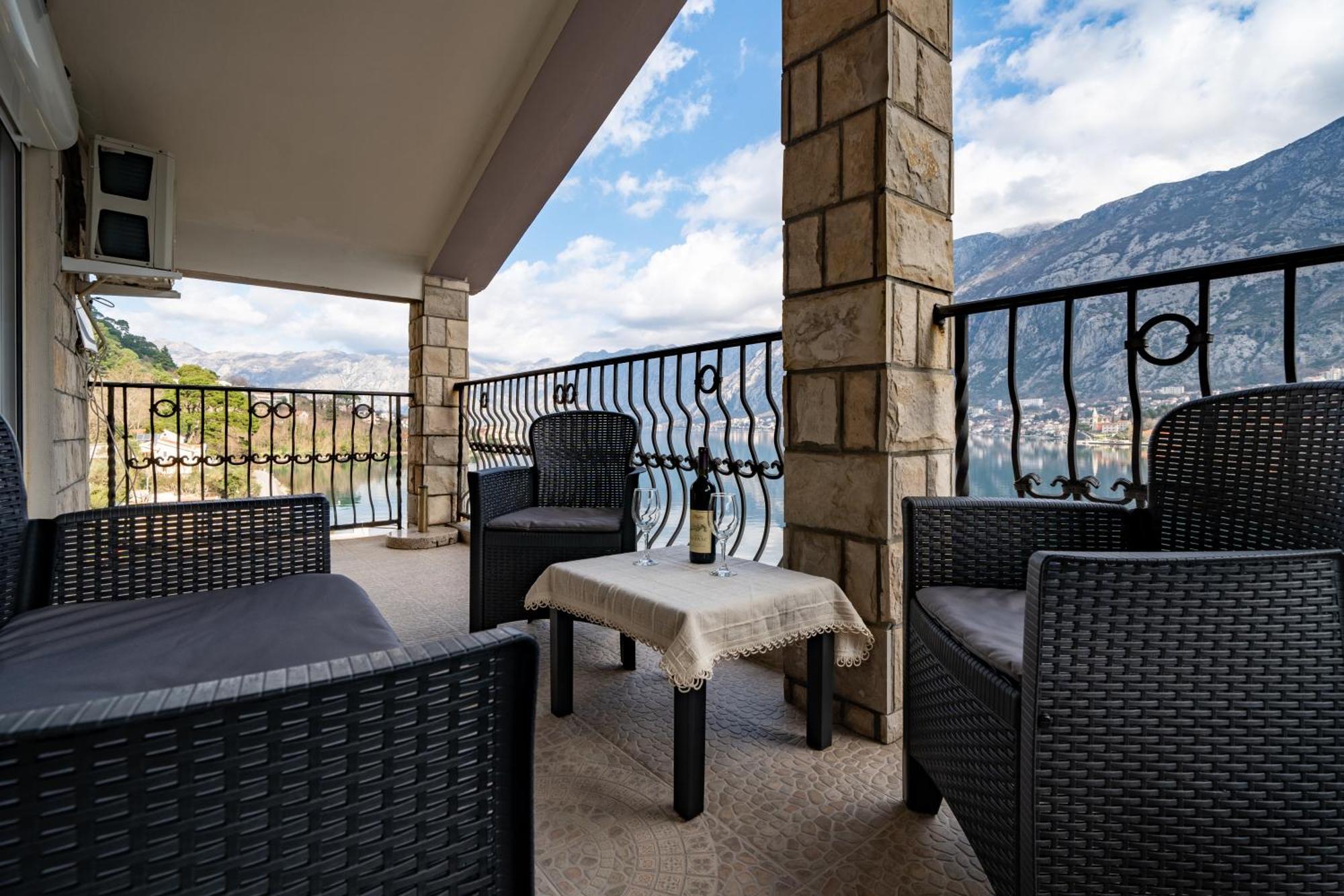 Apartments Vukovic Kotor Ngoại thất bức ảnh