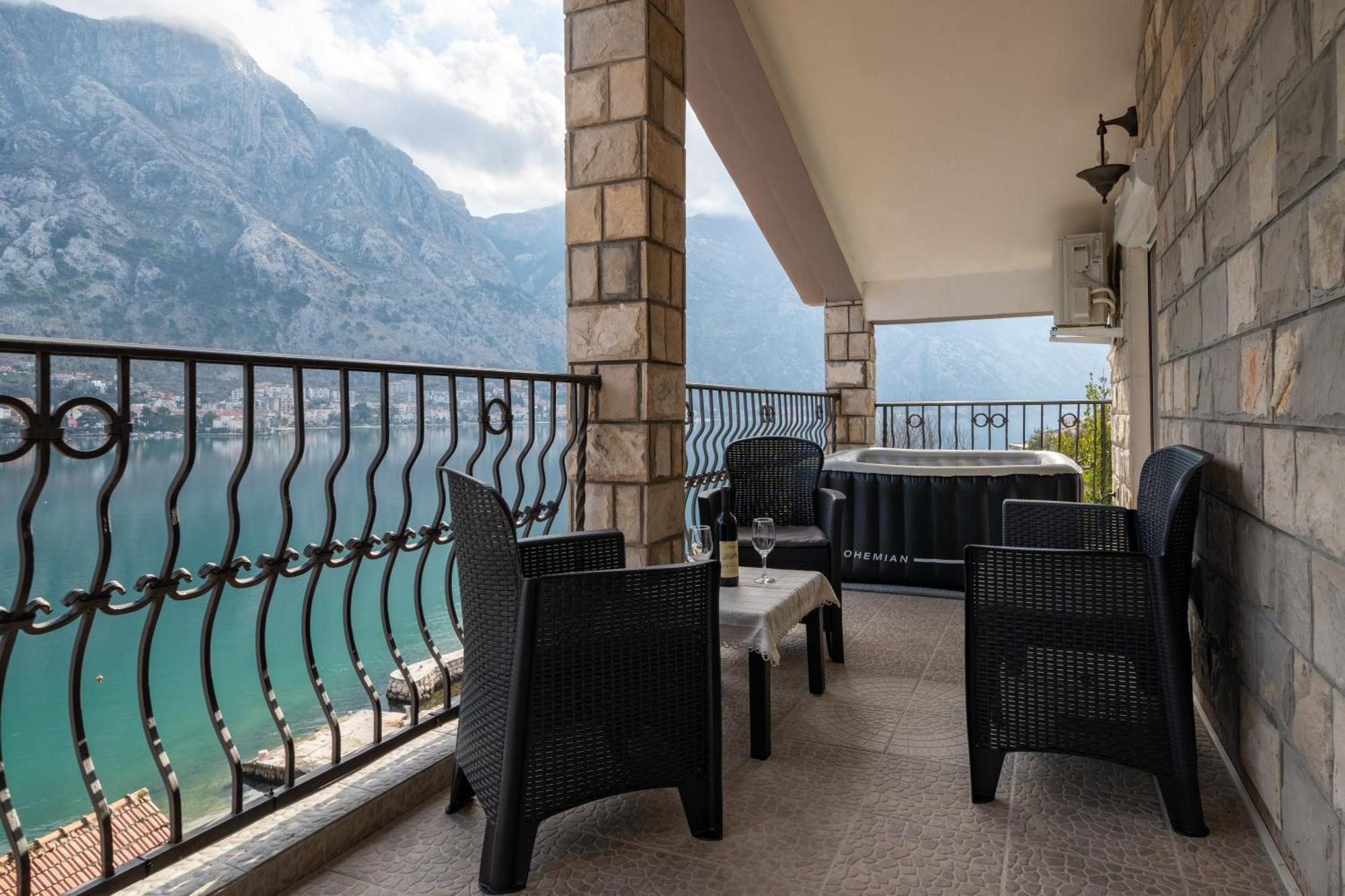 Apartments Vukovic Kotor Ngoại thất bức ảnh