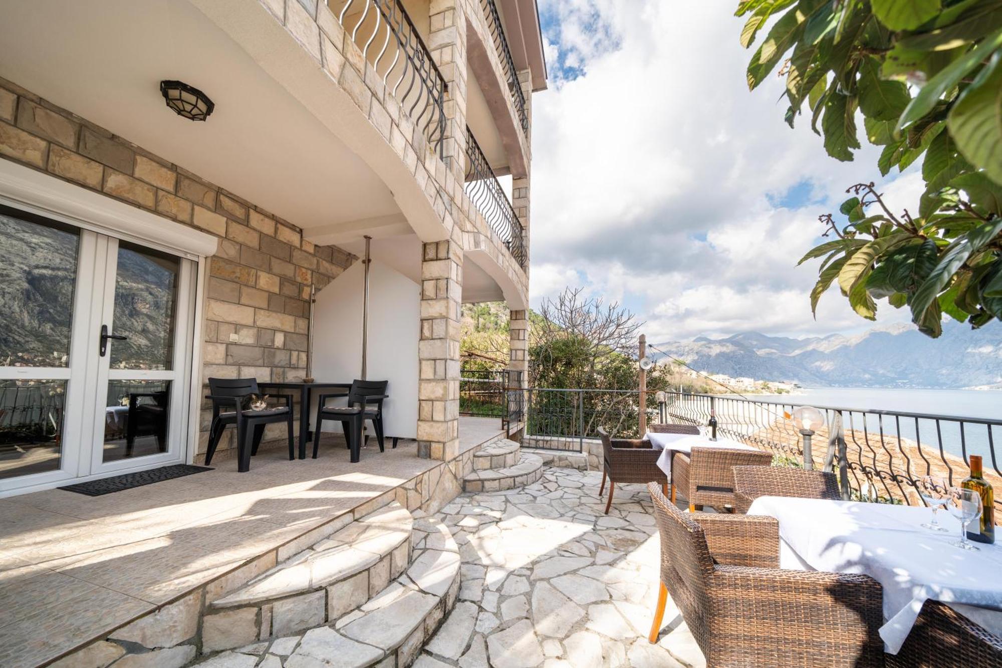 Apartments Vukovic Kotor Ngoại thất bức ảnh