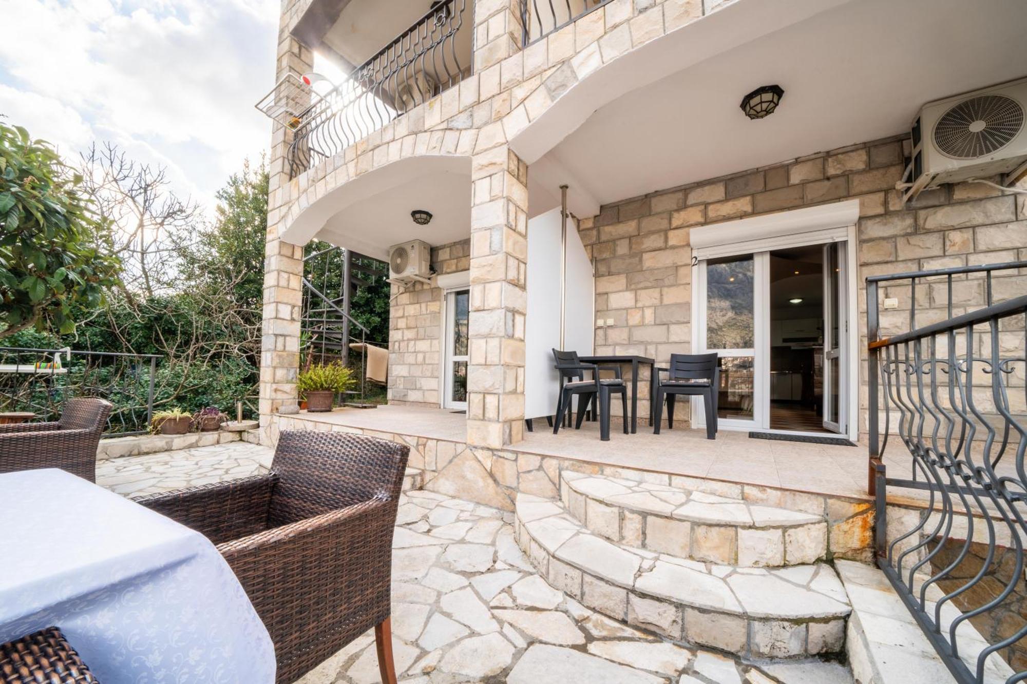 Apartments Vukovic Kotor Ngoại thất bức ảnh